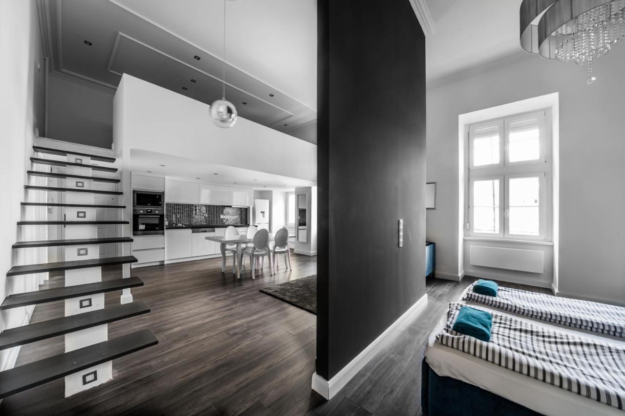 Central Elegance Aircon Apartment — Photos 1
