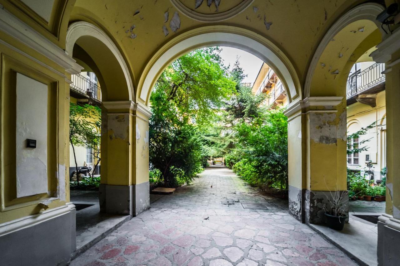 Central Elegance Aircon Apartment, Budapest